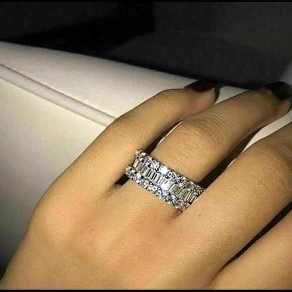 WHITE GOLD PLATED CZ DIAMOND WEDDING BAND RING - Picture 2 of 3